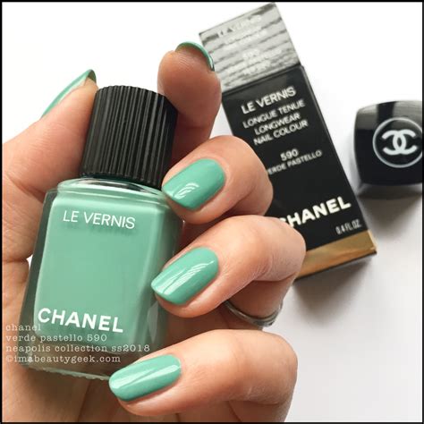 chanel nail 590|Chanel Verde Pastello (590) Le Vernis (2016) Product Info.